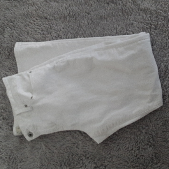 Lucky Jeans - Picture 4 of 7